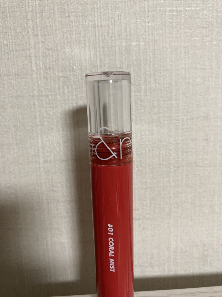 玻璃水润唇彩 [01 珊瑚薄雾]的真实用户使用照片