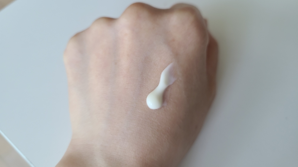 휴캄 (HUECALM) 비건 릴리프 핸드크림 review image