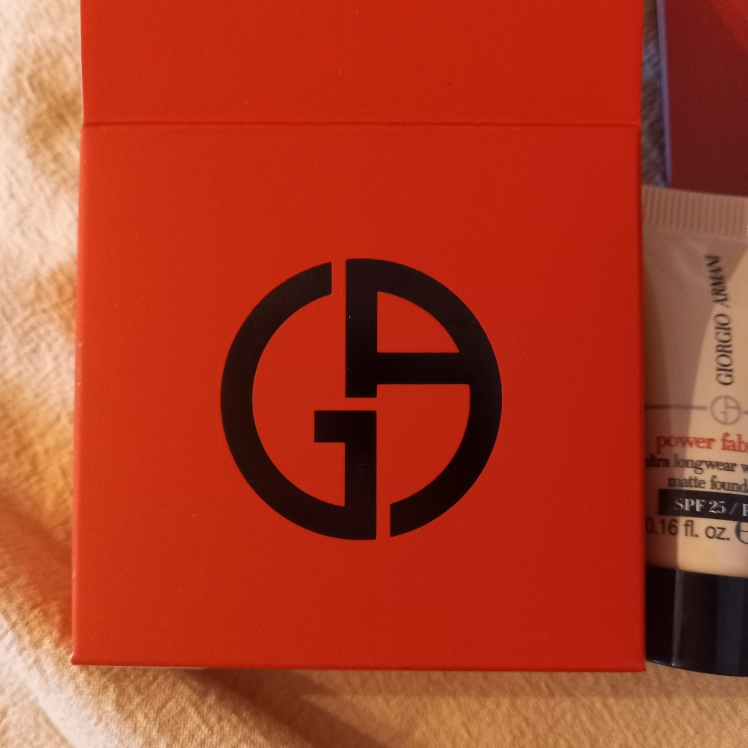 아르마니뷰티 (ARMANIbeauty) 파워 패브릭 롱웨어 하이 커버 파운데이션 [SPF25/PA++] [3호] review image