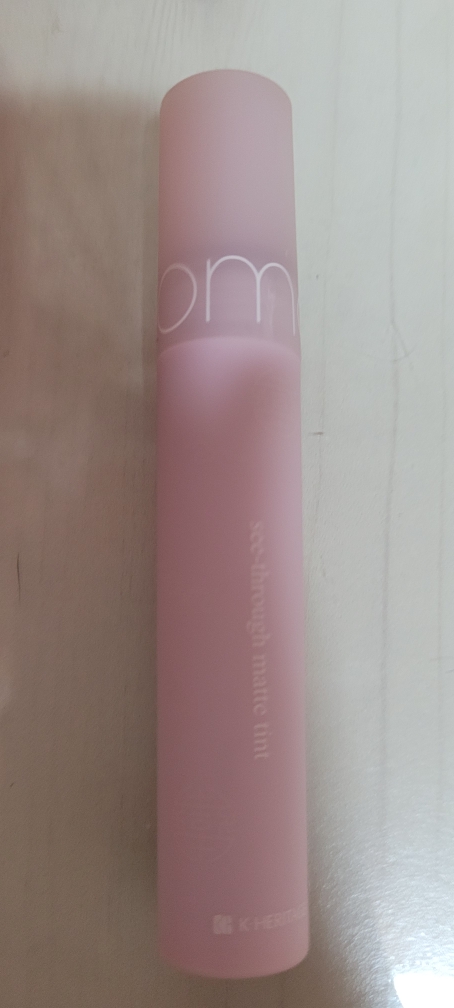 透明哑光唇膏 [10 深紫色]的真实用户使用照片