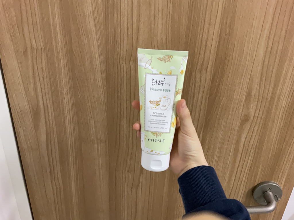 enesti 富含温泉水的米&牛奶洁面乳 common.review image
