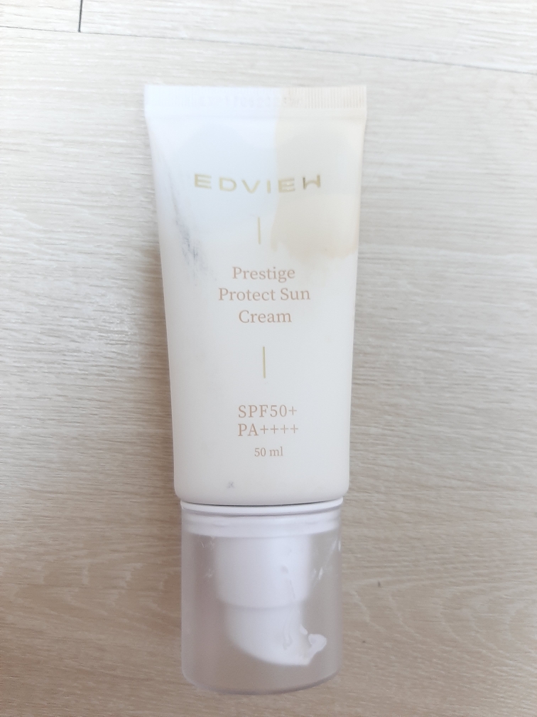 에드뷰 (EDVIEW) 무기자차 프로텍트 선크림 [SPF50+/PA++++] review image