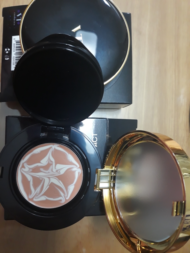 브이티코스메틱 (VTCOSMETICS) 에센스 스킨 파운데이션 팩트 [SPF50+/PA+++] [21호 라이트베이지] review image