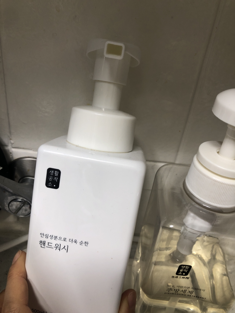 생활공작소 핸드 워시 [사과향] review image