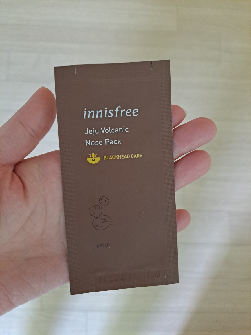 이니스프리 (INNISFREE) 화산송이 코팩 review image