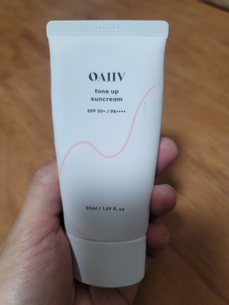 轻盈提亮防晒乳 [SPF50+/PA++++]的真实用户使用照片