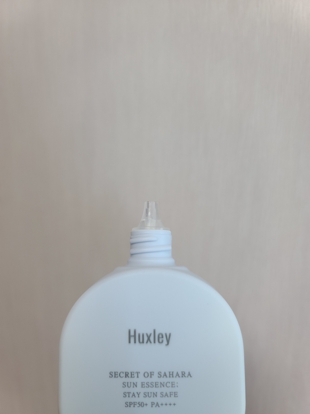 헉슬리 (Huxley) 선 에센스 스테이 선 세이프 [SPF50+/PA++++] review image