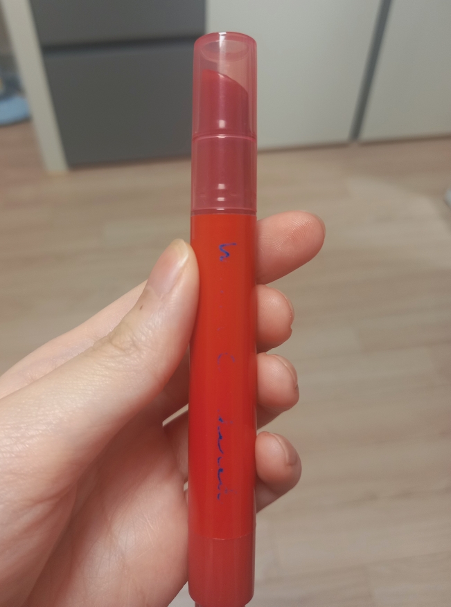 에뛰드 (ETUDE) 윈터 체크 컬렉션 시럽 글로시 밤 [#09 레드체크] review image