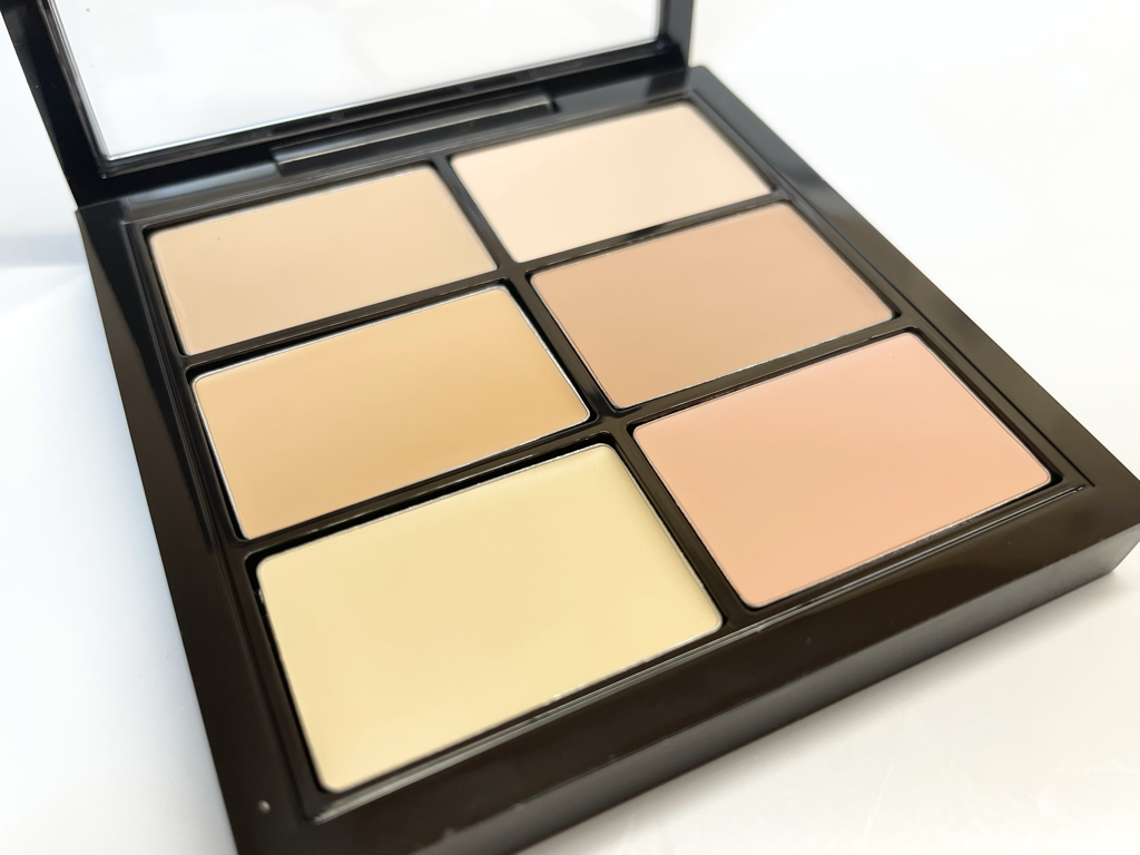 MAC Studio Conceal & Correct Palette [Light] review image