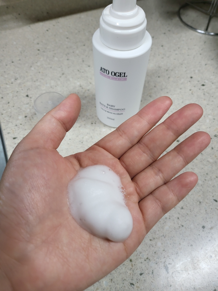 婴儿沐浴露和洗发水的真实用户使用照片