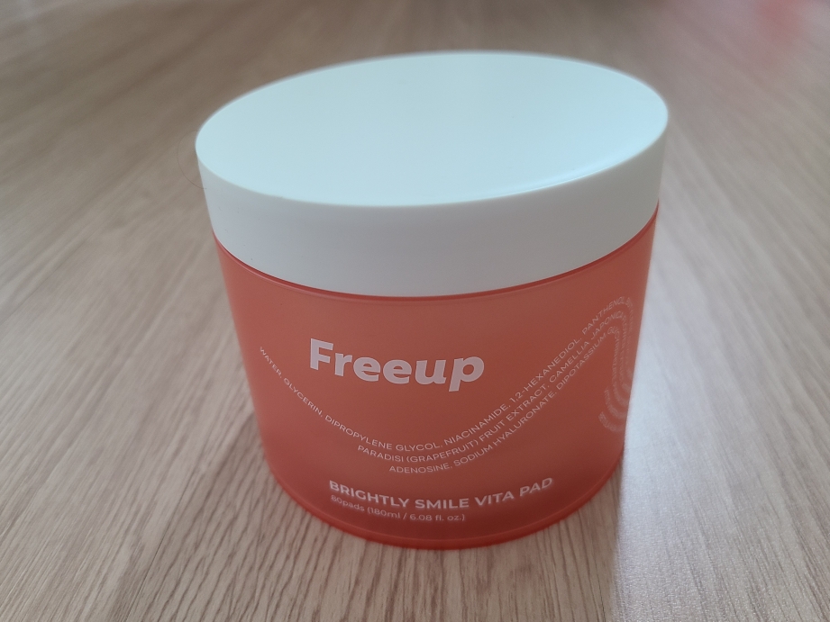 프리업 (Freeup) 브라이틀리 스마일 비타 패드 review image