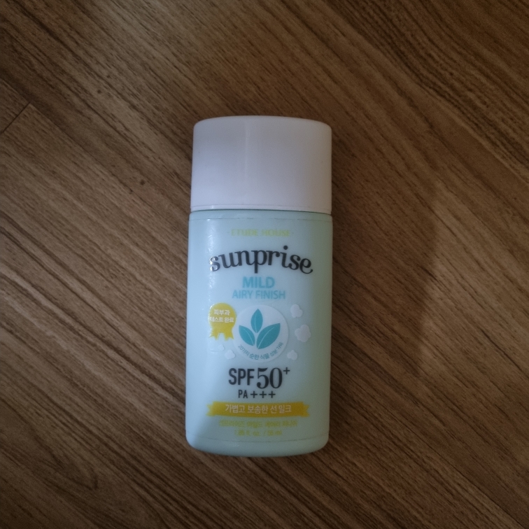 에뛰드 (ETUDE) 선프라이즈 마일드 에어리 피니쉬 [SPF50+/PA+++] review image