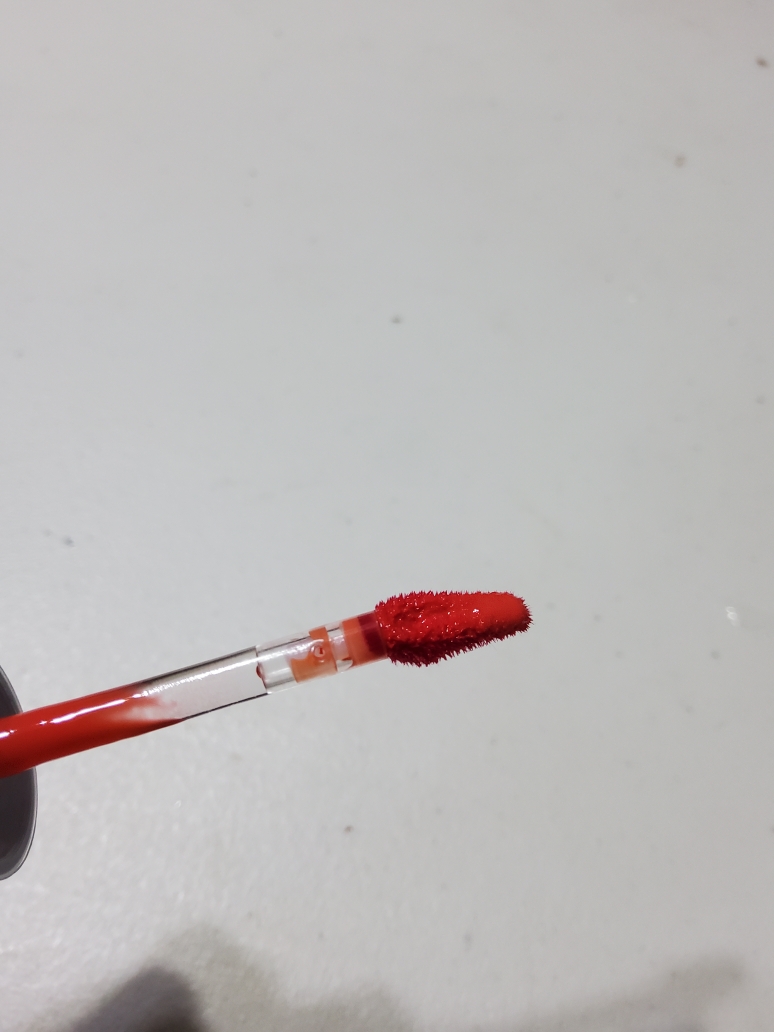 颜彩水滴唇釉 [独有魅力]的真实用户使用照片