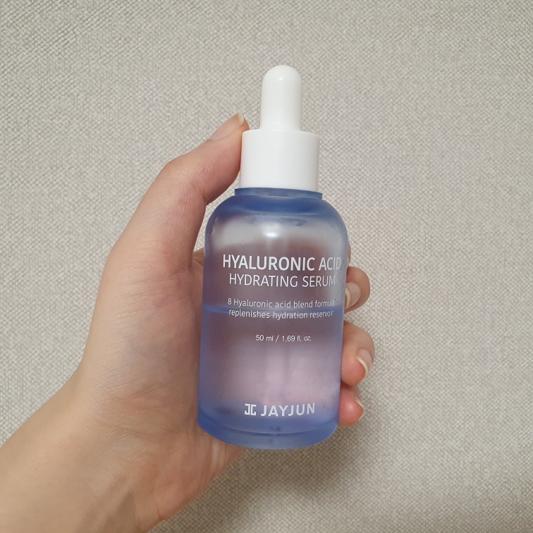 玻尿酸保湿精华的真实用户使用照片