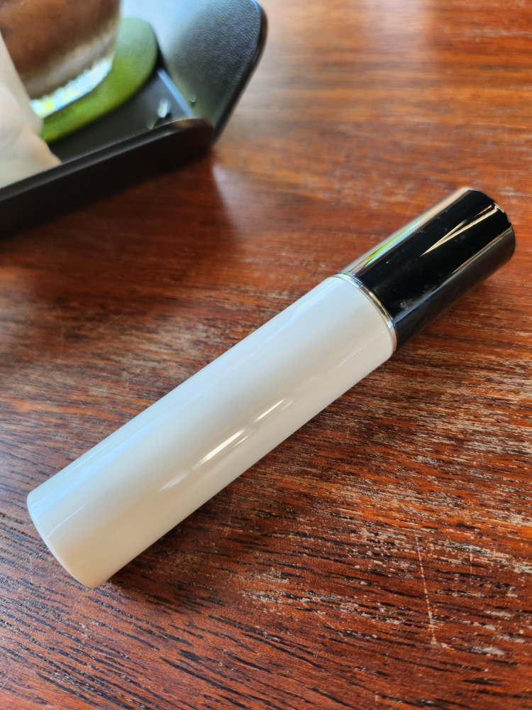 非分区光泽唇彩 [#108 柔和薄雾]的真实用户使用照片