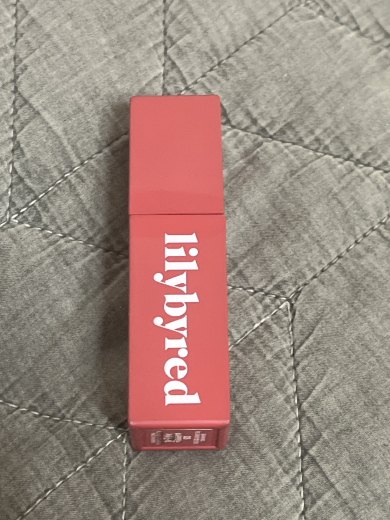 柔和唇釉 [5号 装作有故事的李子]的真实用户使用照片