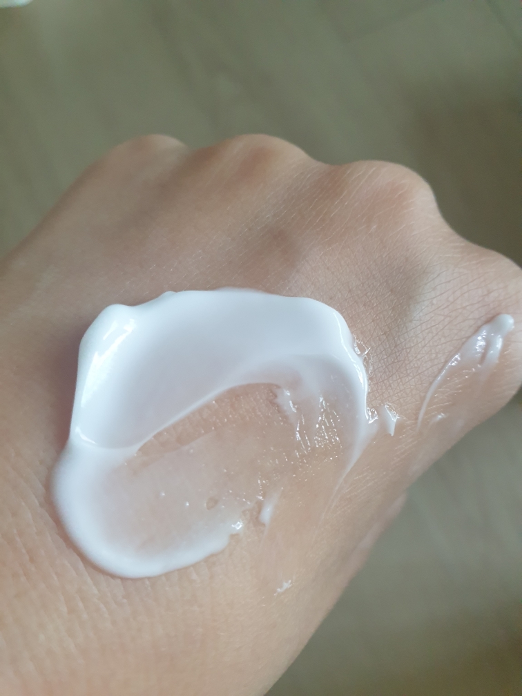 Real user review photo of Eggplant Clearing Lupeol Cream