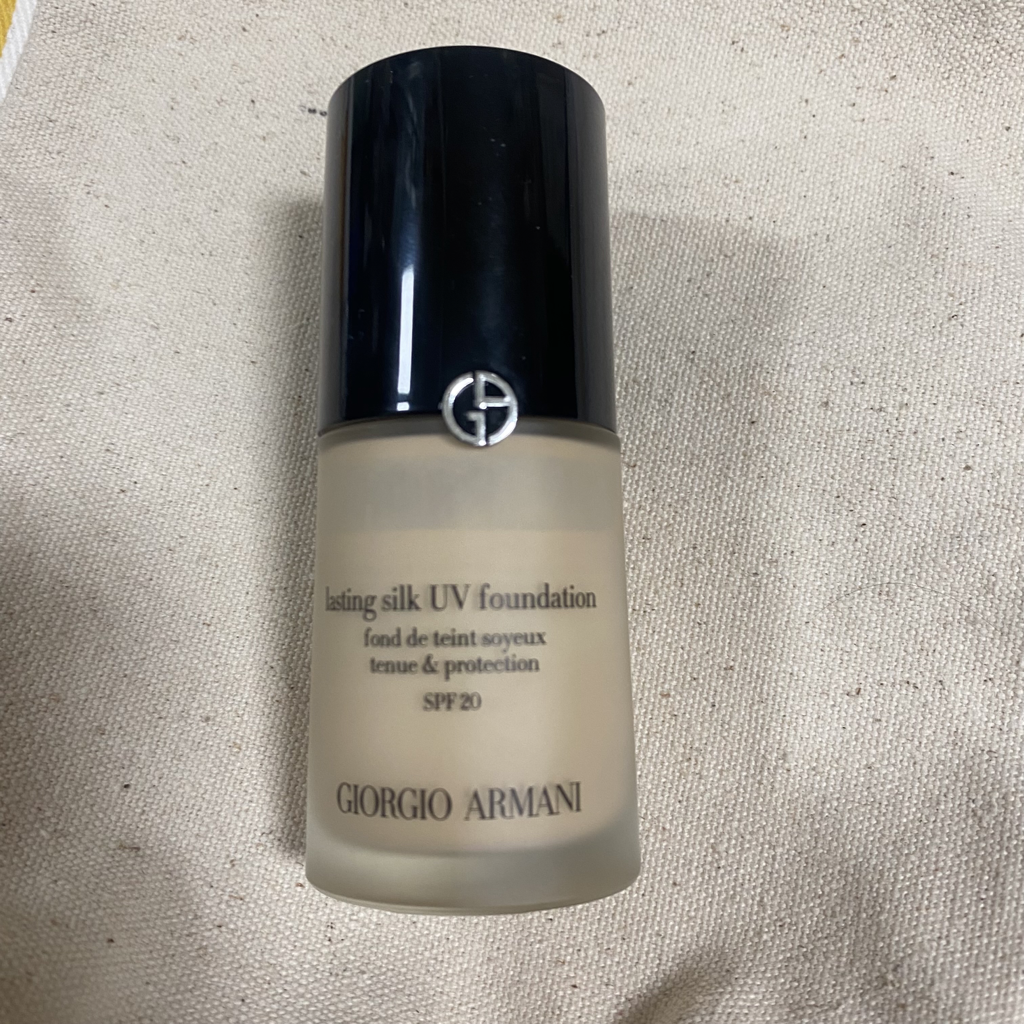 Real user review photo of Lasting Silk UV Foundation [SPF20] [No. 2]