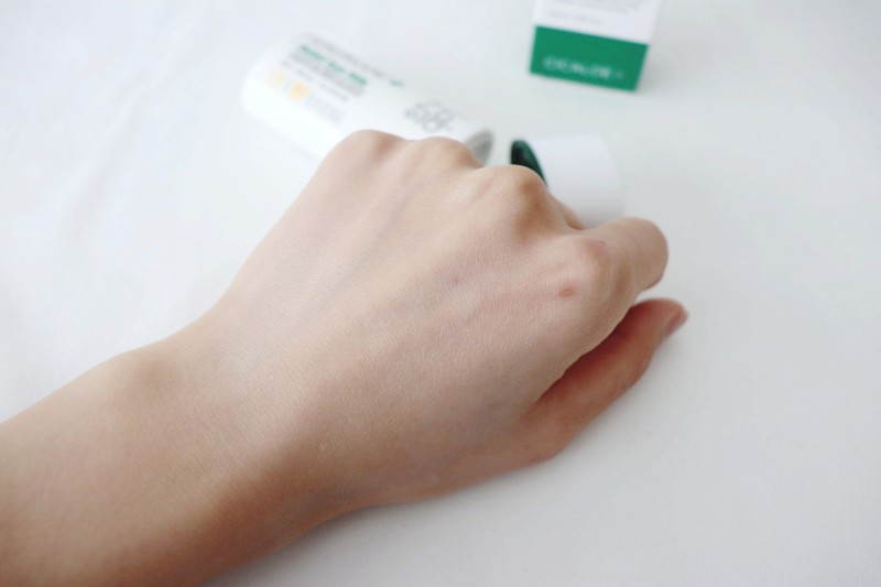 施卡罗舒缓隔离乳霜 [SPF50+/PA++++]的真实用户使用照片