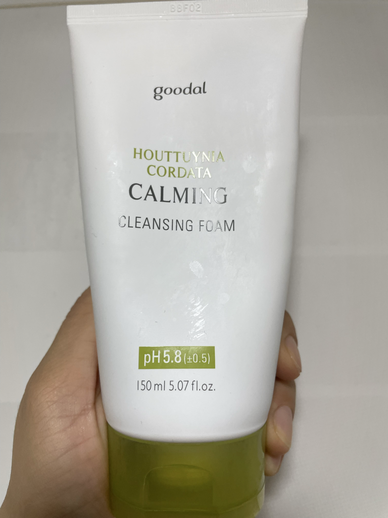Real user review photo of HEARTLEAF Calming CLEANSING FOAM