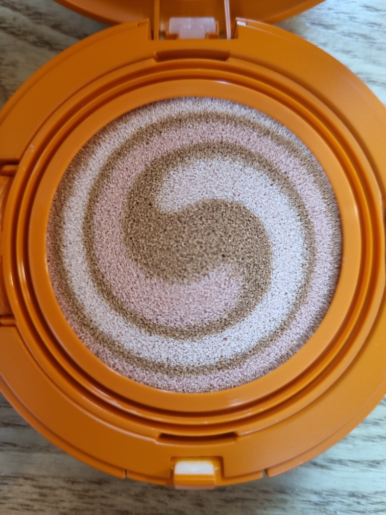 DPC (디피씨) 핑크 아우라 쿠션 시즌6 [SPF50+/PA+++] [23호 핑크바닐라] review image