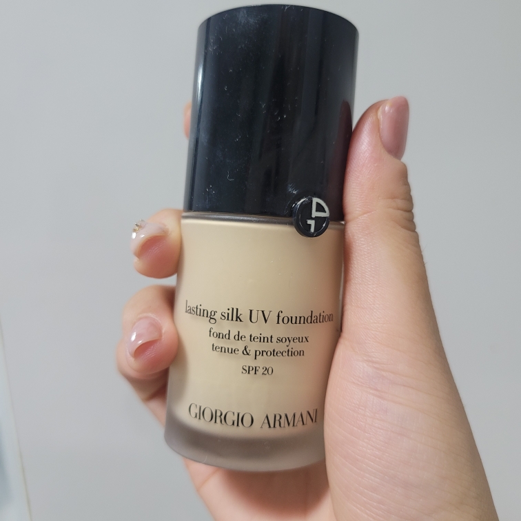 Real user review photo of Lasting Silk UV Foundation [SPF20] [No. 2]