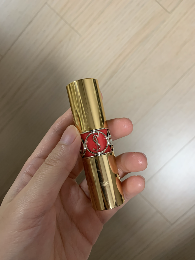 입생로랑뷰티 (YVESSAINTLAURENTBEAUTY) 루쥬 볼륍떼 샤인 [45호 루쥬턱시도] review image
