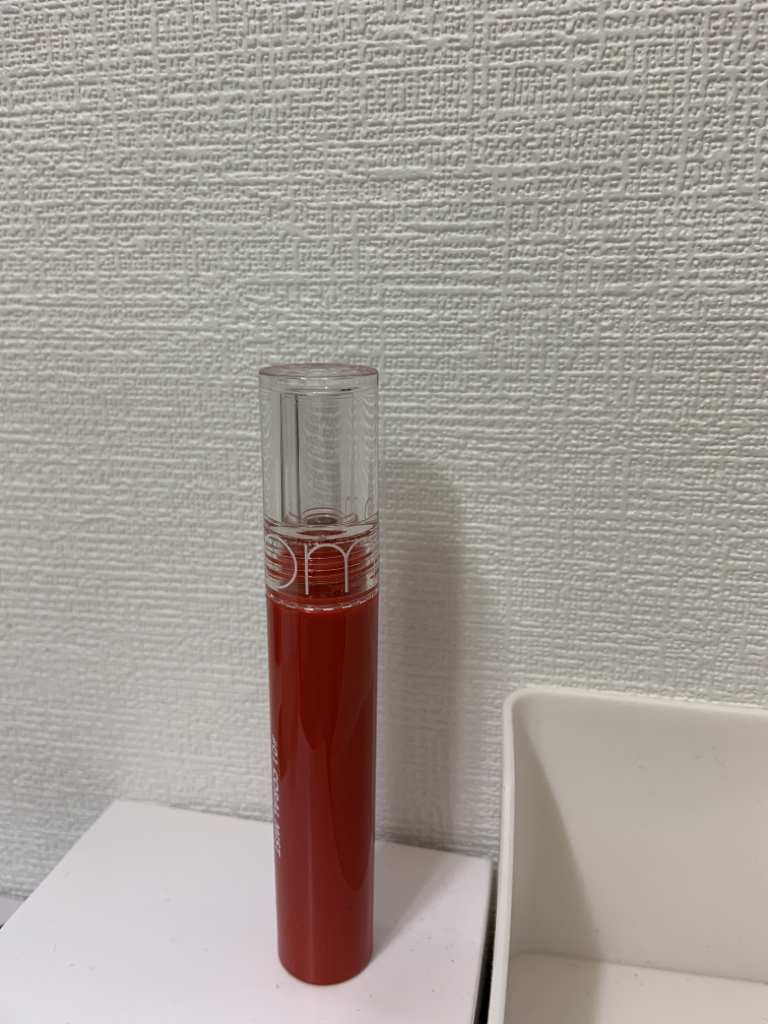 玻璃水润唇彩 [01 珊瑚薄雾]的真实用户使用照片