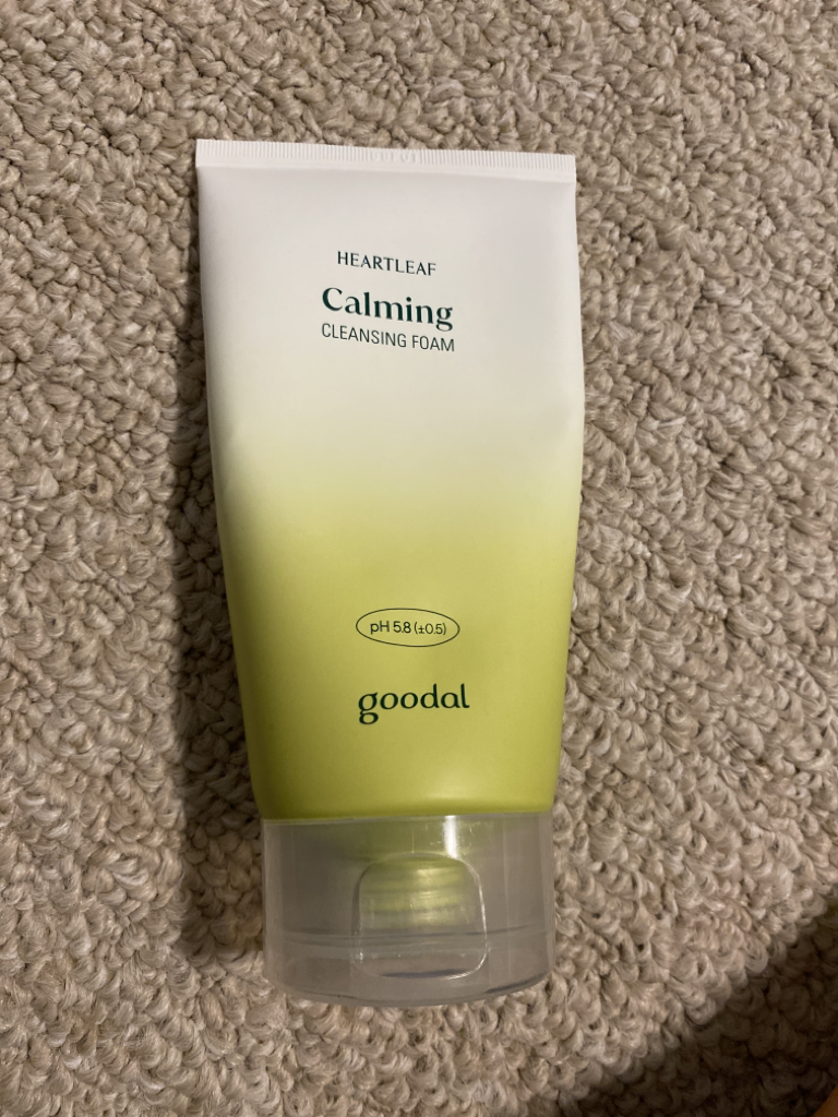 Real user review photo of HEARTLEAF Calming CLEANSING FOAM
