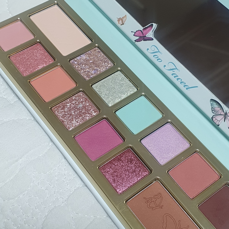투페이스드 (TooFaced) 리미티드 컬렉션 투 팜므 아이섀도우 팔레트 review image