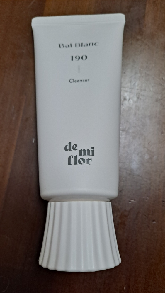 데미플로 (demiflor) 190 발 블랑 페이스 클렌저 review image