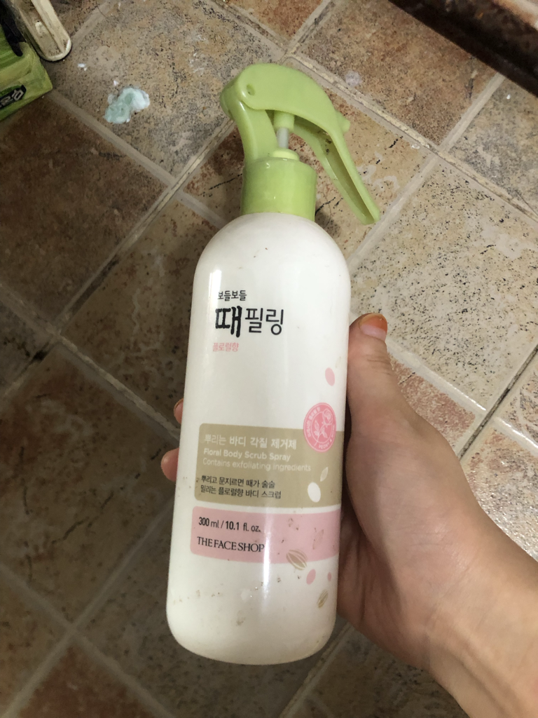 菲诗小铺 柔软细腻的去角质磨砂膏[花香] common.review image