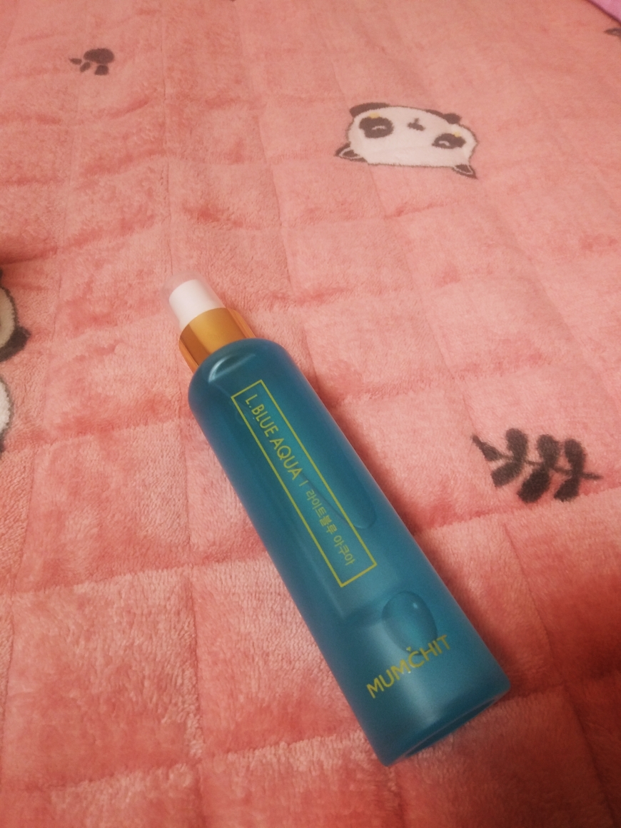 轻蓝色水漾香体喷雾的真实用户使用照片