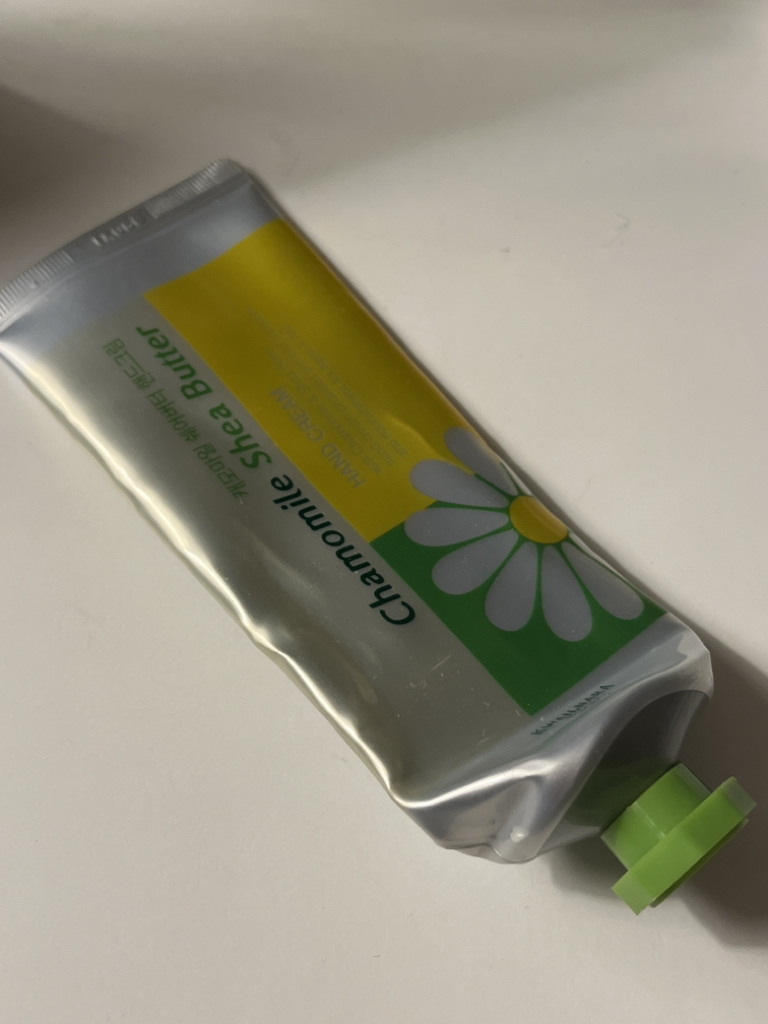 과일나라 (KWAILNARA) 캐모마일 쉐어버터 핸드크림 review image
