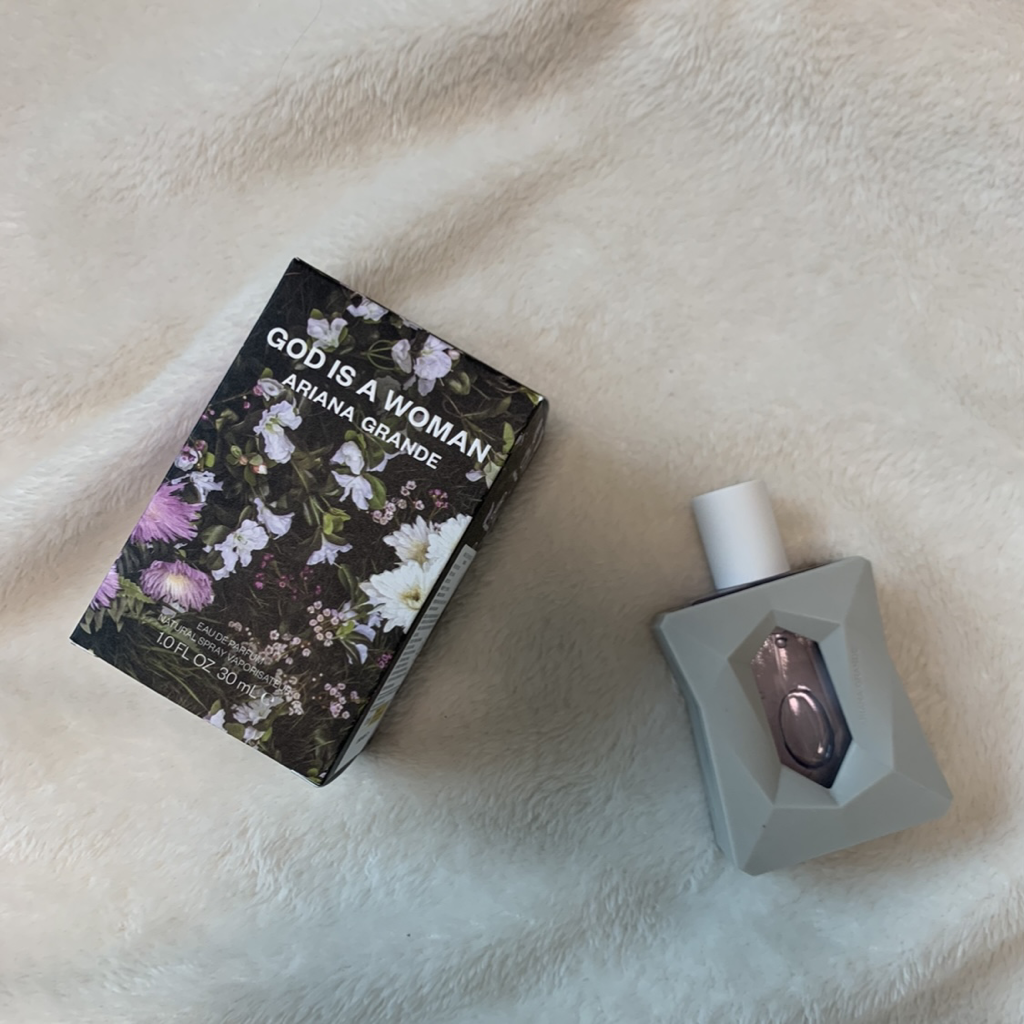 아리아나그란데 (ARIANAGRANDE) 갓 이즈 어 우먼 EDP review image