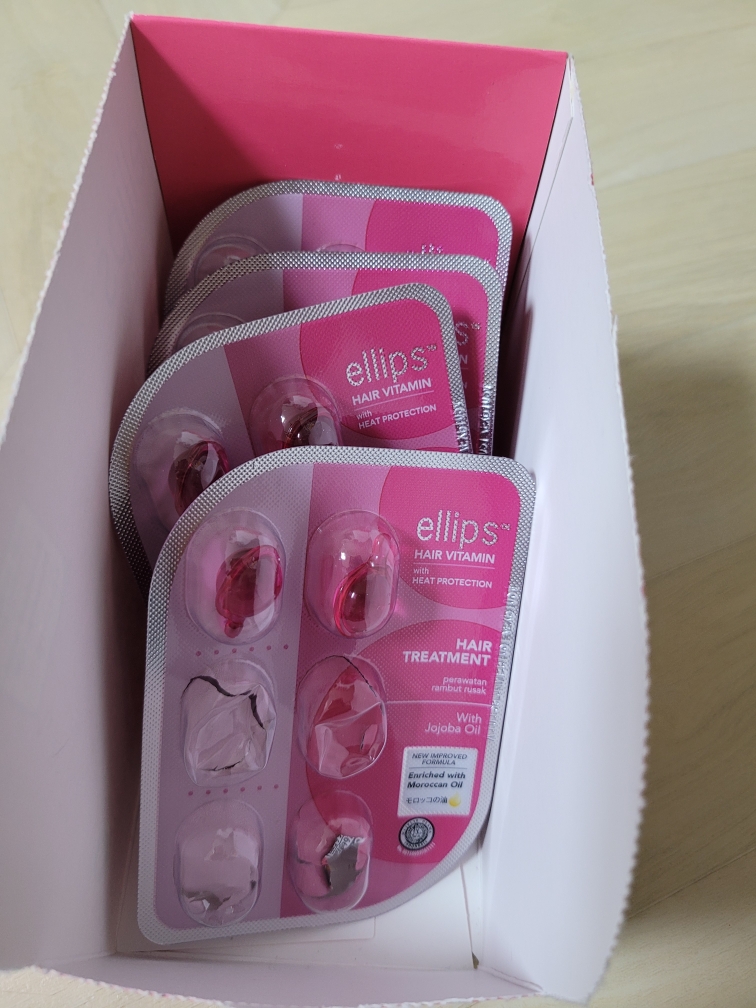 ellips Hair Vitamin Treatment [Rose & Green Fragrance] review image