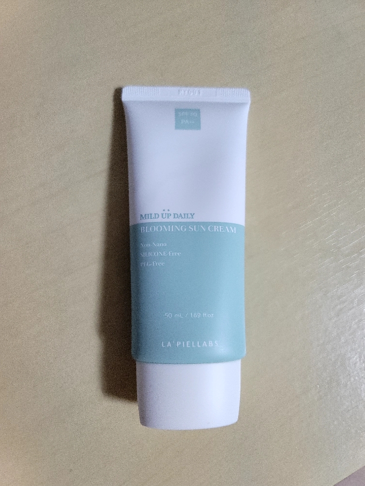 라피엘랩스 (LA'PIELLABS) 마일드 업 데일리 블루밍 선 크림 [SPF30/PA++] review image