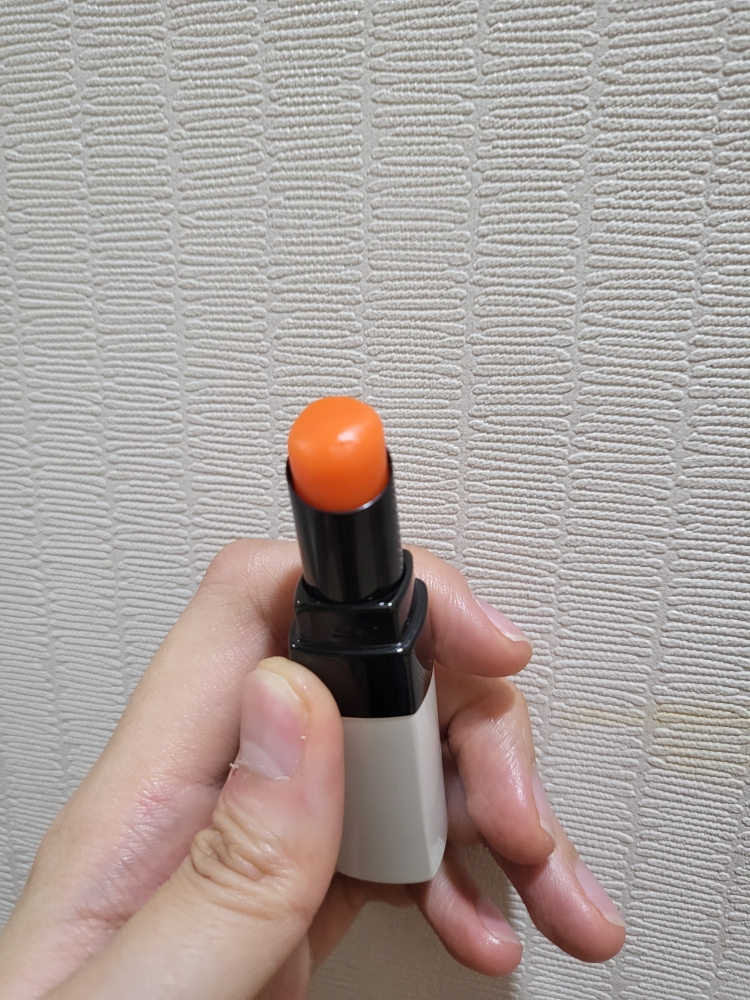 特别版唇彩 [裸色西瓜]的真实用户使用照片