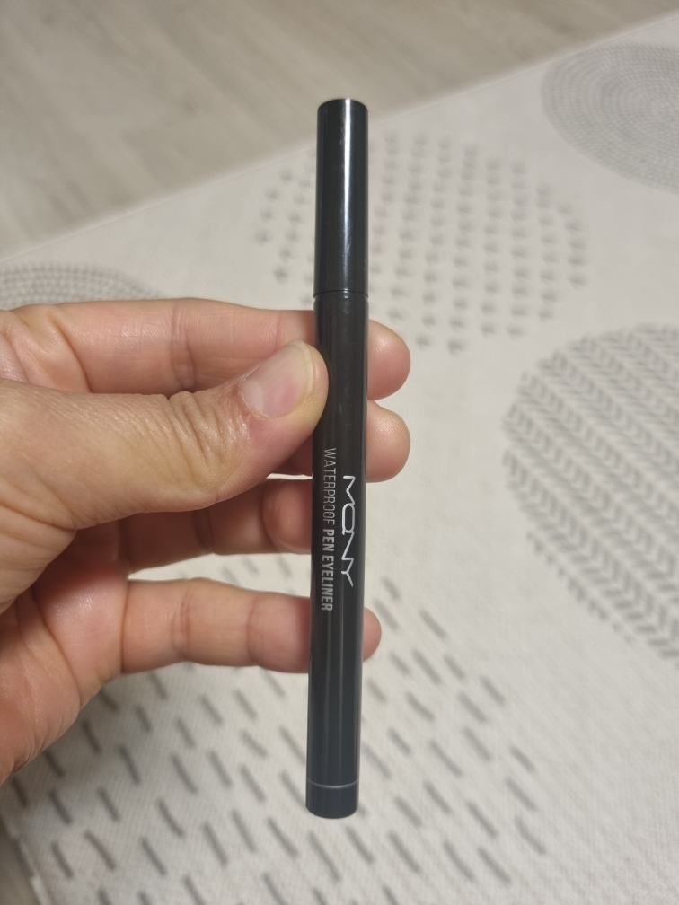 맥퀸뉴욕 (MACQUEENNEWYORK) 워터프루프 펜 아이라이너 [03 브라운블랙] review image
