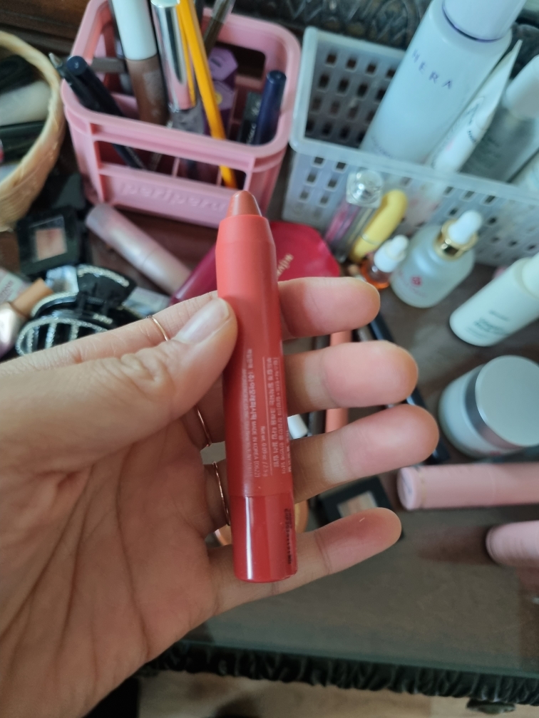 奶油色调唇膏霜 强烈 [15号丝绒珊瑚]的真实用户使用照片