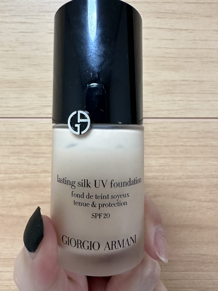 Real user review photo of Lasting Silk UV Foundation [SPF20] [No. 2]