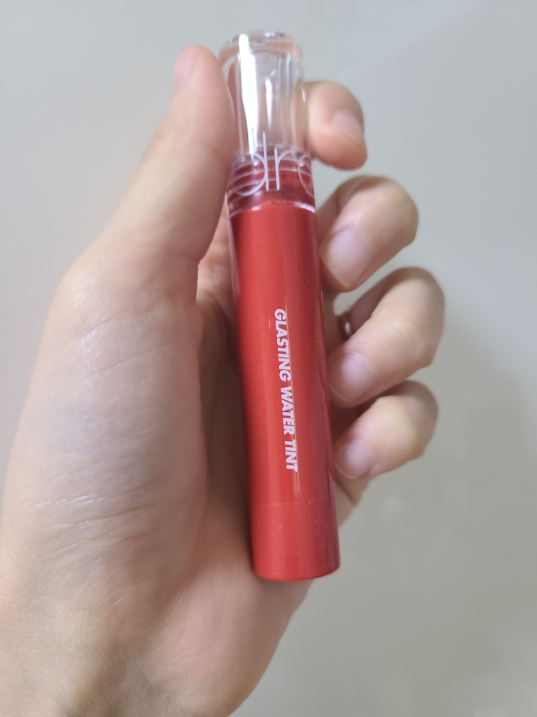 柔魅得 玻璃水润唇彩 [01 珊瑚薄雾] common.review image