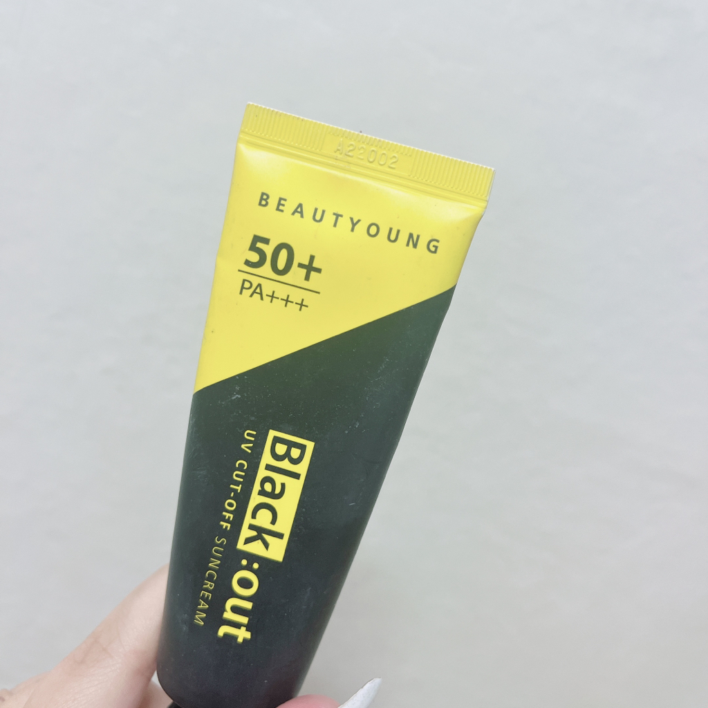 뷰티영 (Beautyoung) 블랙아웃 유브이 컷 오프 선크림 [SPF50+/PA+++] review image