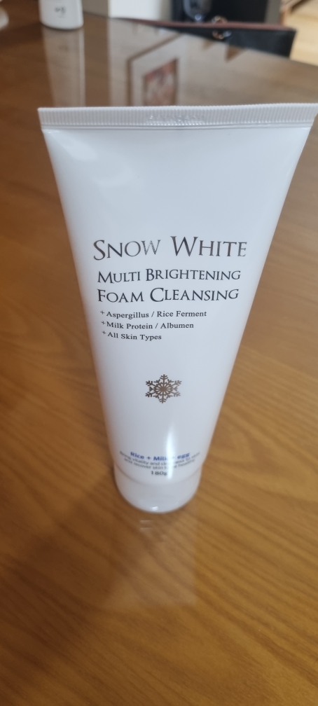 雪白多效亮白洁面泡沫的真实用户使用照片