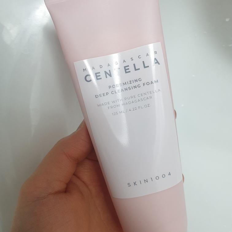 스킨1004 (SKIN1004) 마다가스카르 센텔라 포어마이징 딥 클렌징 폼 review image