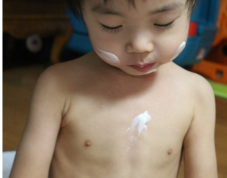 婴儿阿托霜的真实用户使用照片