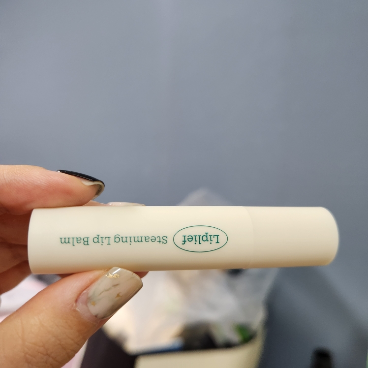 滋养润唇膏 [全天候]的真实用户使用照片