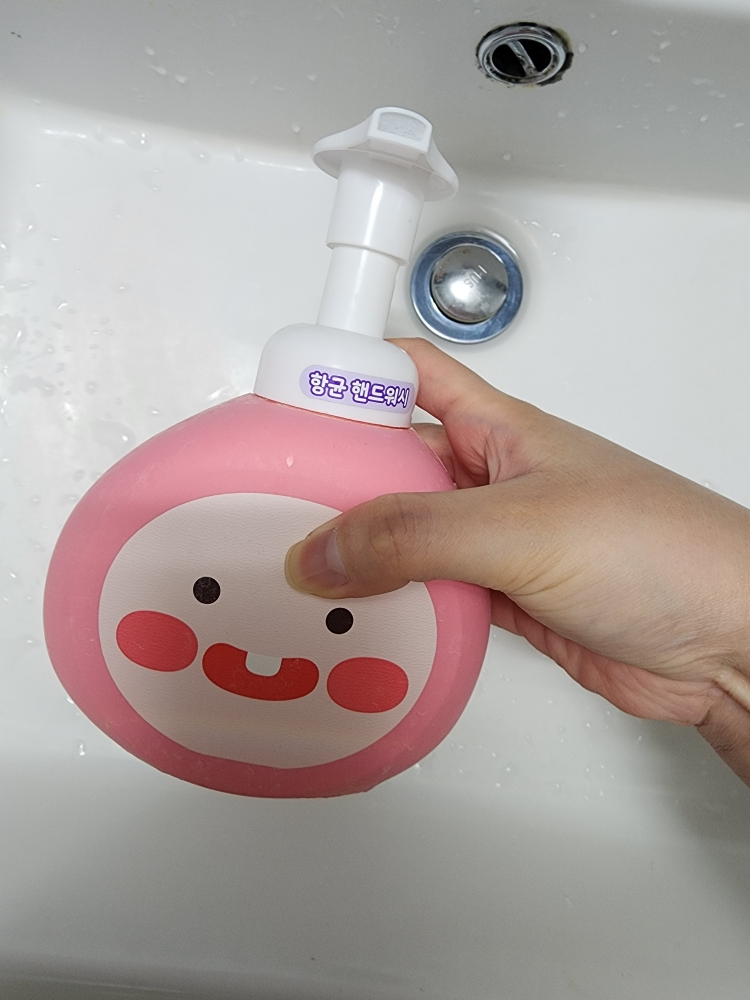 LG생활건강 (엘지생활건강) 세이프프렌즈 버블 향균 핸드워시 리틀어피치 [시트러스향] review image