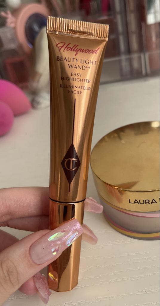 샬롯틸버리 (CharlotteTilbury) (해외) 뷰티 라이트 완드 [스포트라이트] review image