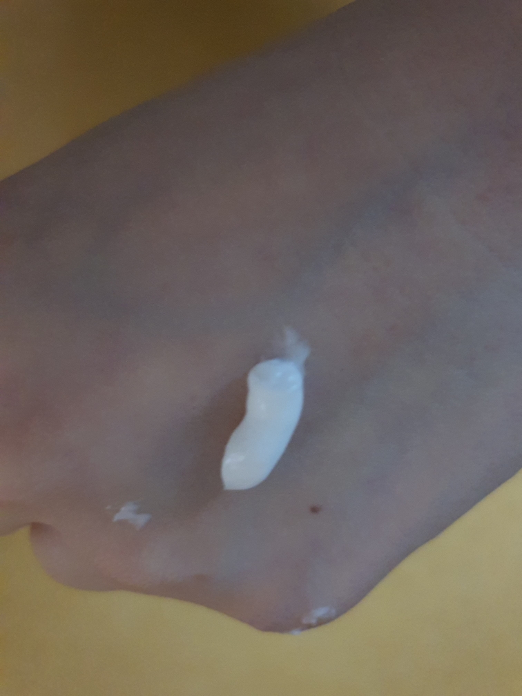 皮肤 SOS 修复多功能面霜的真实用户使用照片